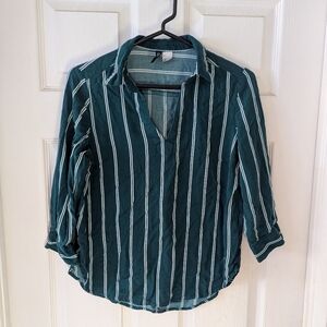 2 For $10 - H&M Green & White Pinstriped V-neck 3/4 Sleeves Viscose Shirt Size 6
